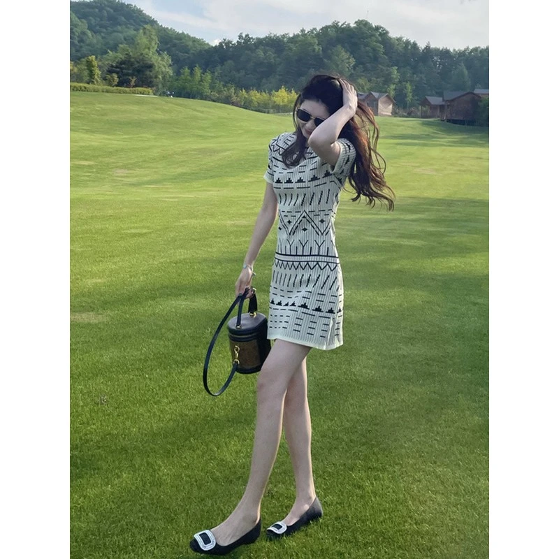 哥弟阿玛施正品高级留洋千金穿搭连衣裙女夏季韩系独特新款短裙今