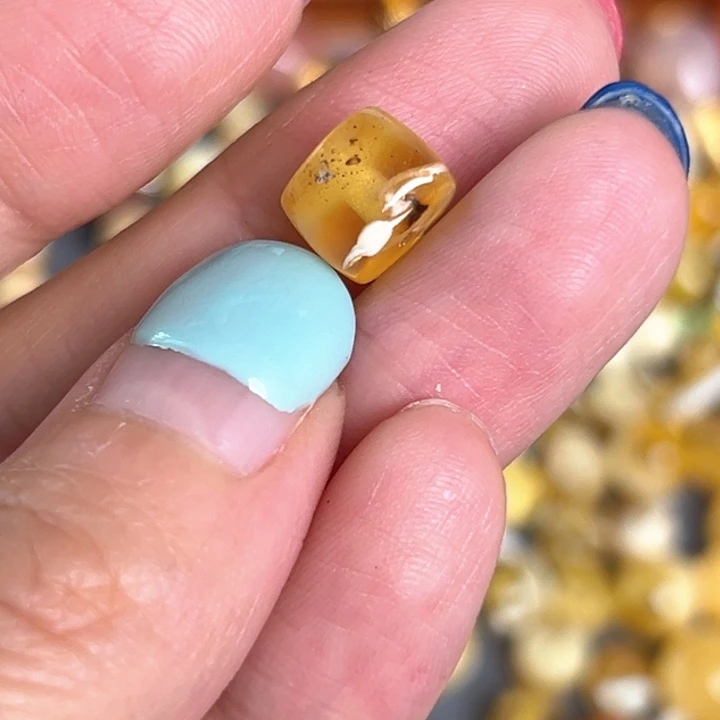 未镶嵌蜜蜡裸石9.1mm一个