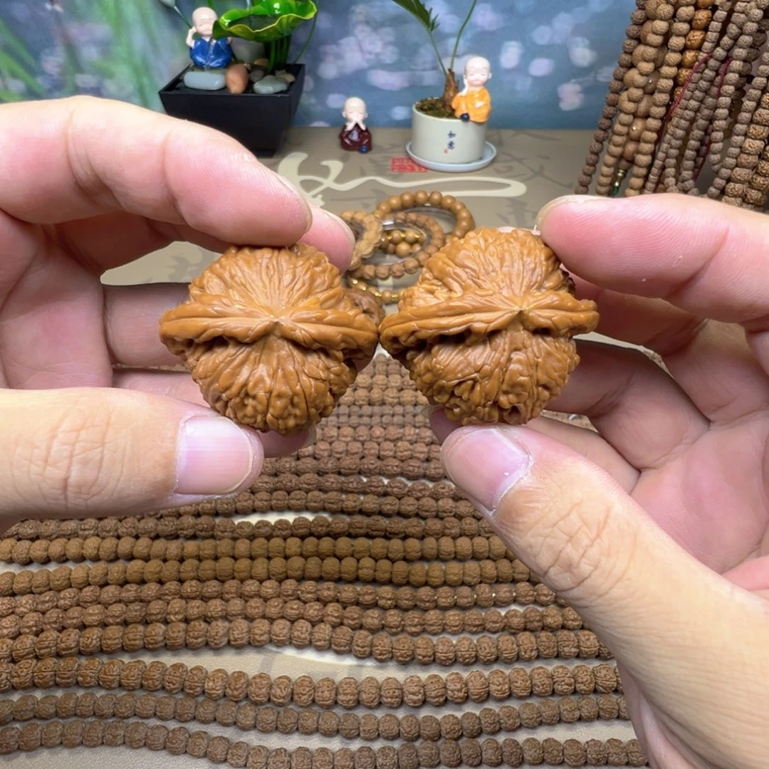 把件文玩核桃回血文玩核桃麻核桃闷尖球白狮子39尺