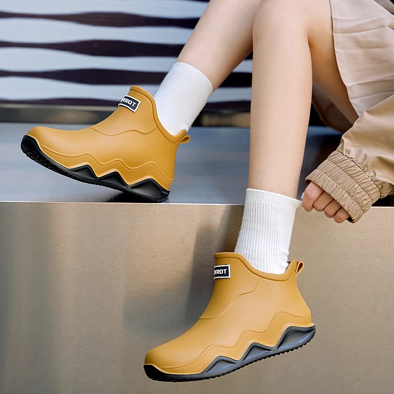 日系时尚男女同款低帮室内户外运动风格软底防滑耐磨雨鞋