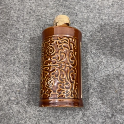 盘子瓶子手工手绘