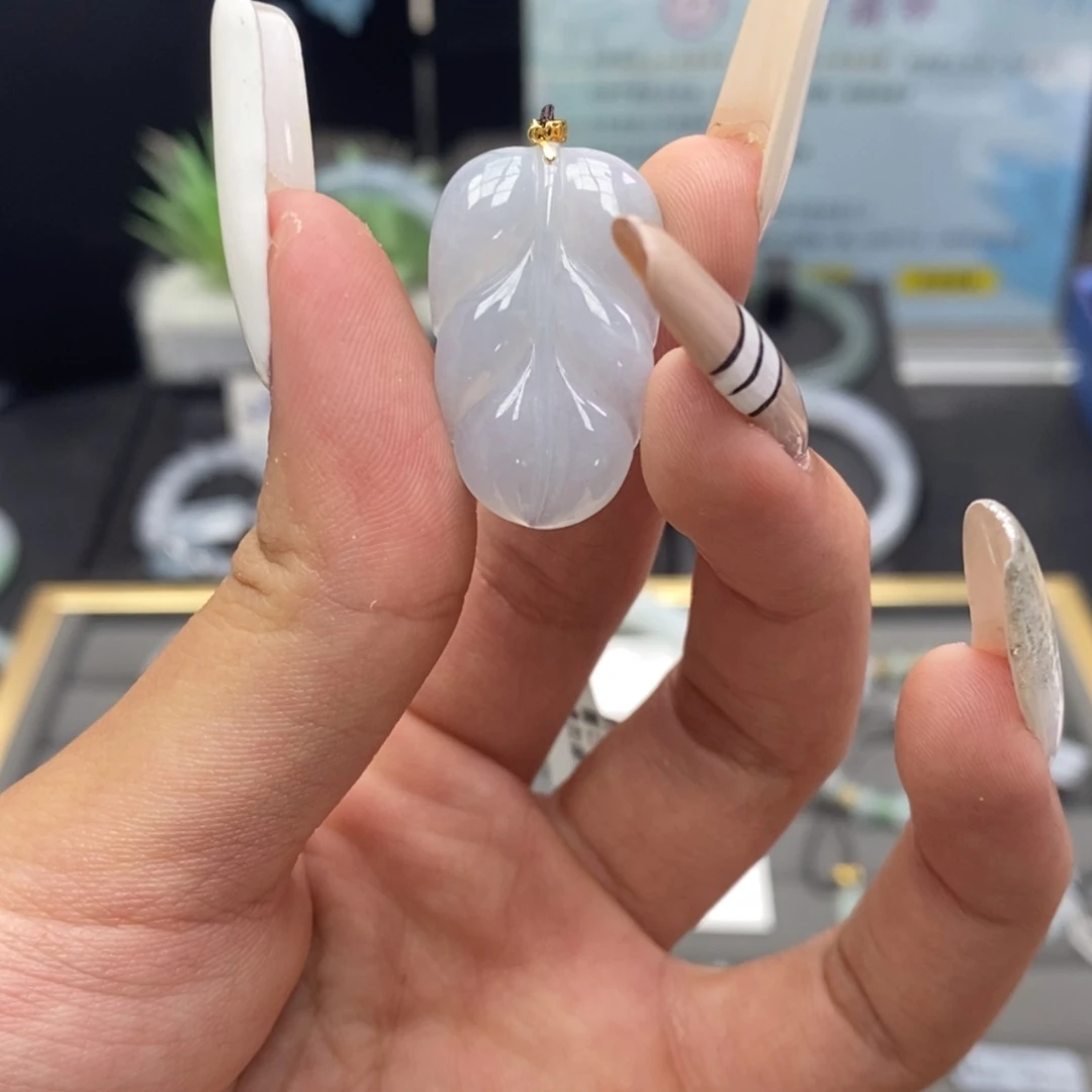 【闪购商品】颈饰18K金镶嵌翡翠