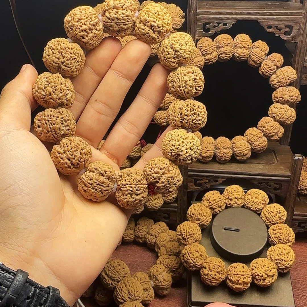 金刚菩提吊坠带****行26左右