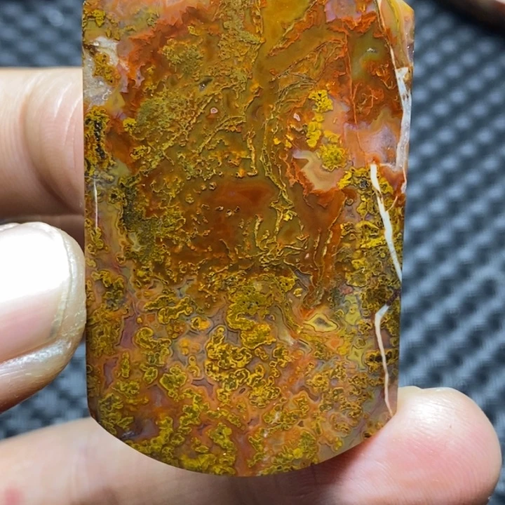 玛瑙/玉髓颈饰未镶嵌赖*洋