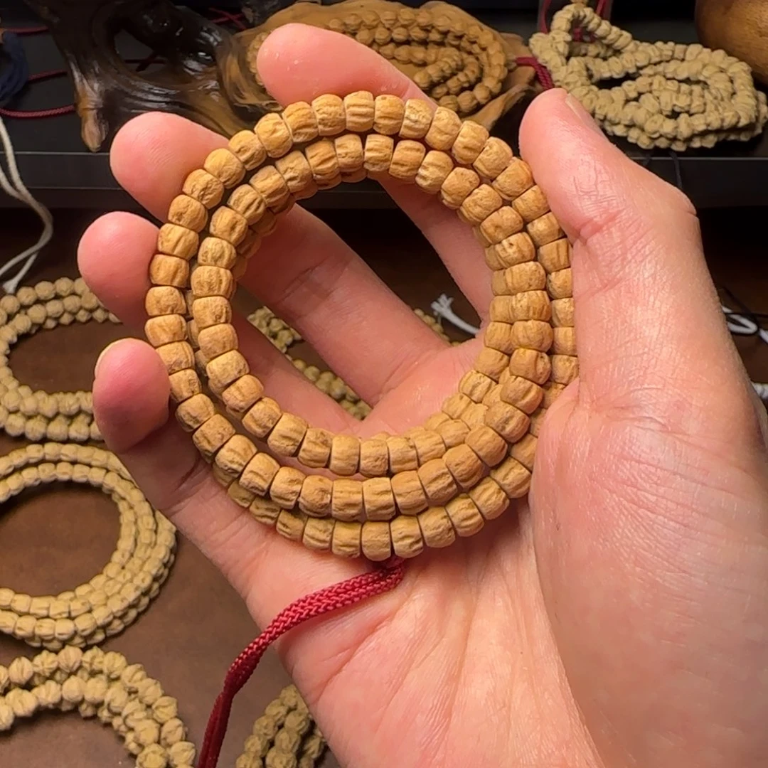 柏香籽/百香籽手串宇****?