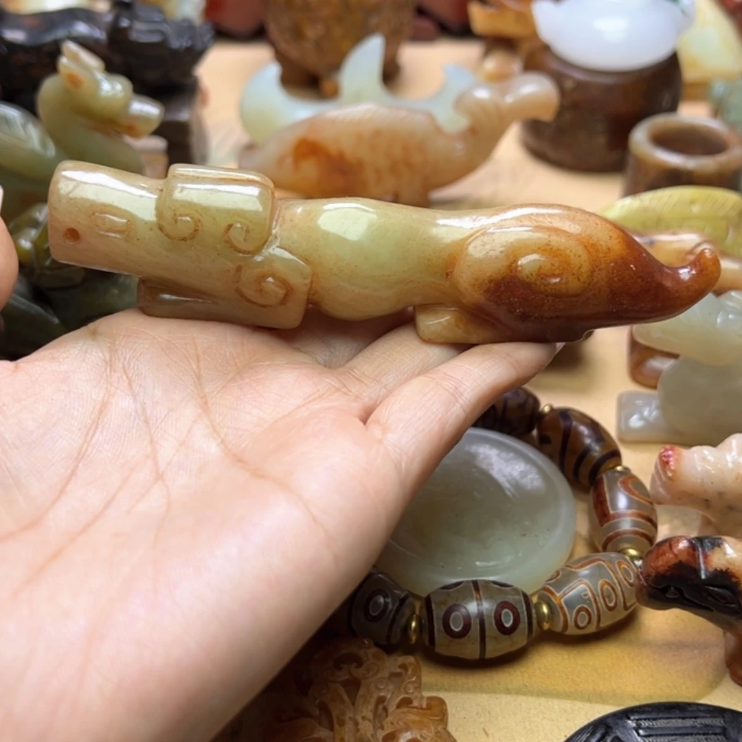 【闪购商品】蛇纹石玉颈饰未镶嵌