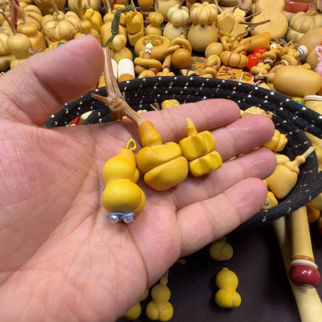 玛***卡精品花墩钱袋子金蝉