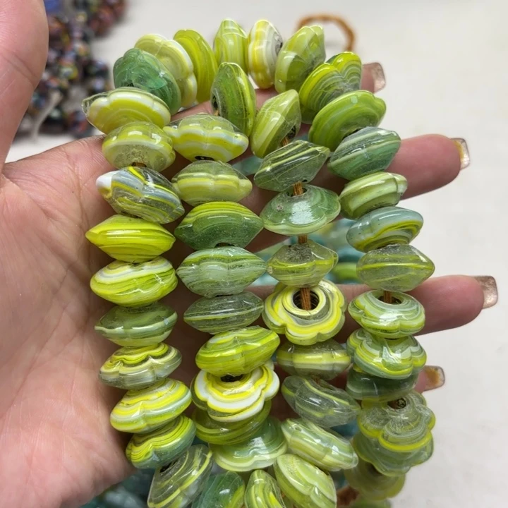 琉璃颈饰琉璃琉璃