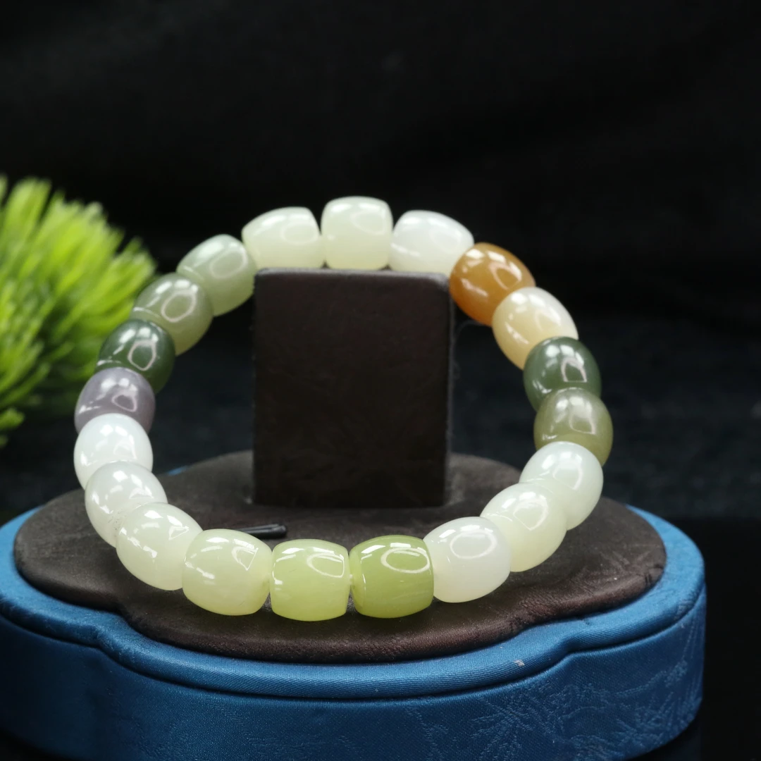 1和田玉多宝老型珠手串/400195保利厦门拍卖