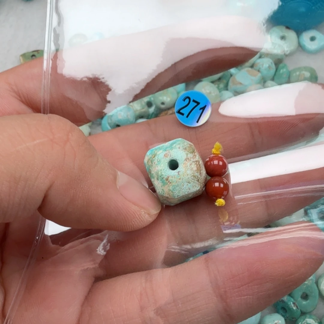 南红玛瑙未镶嵌珠宝奇石