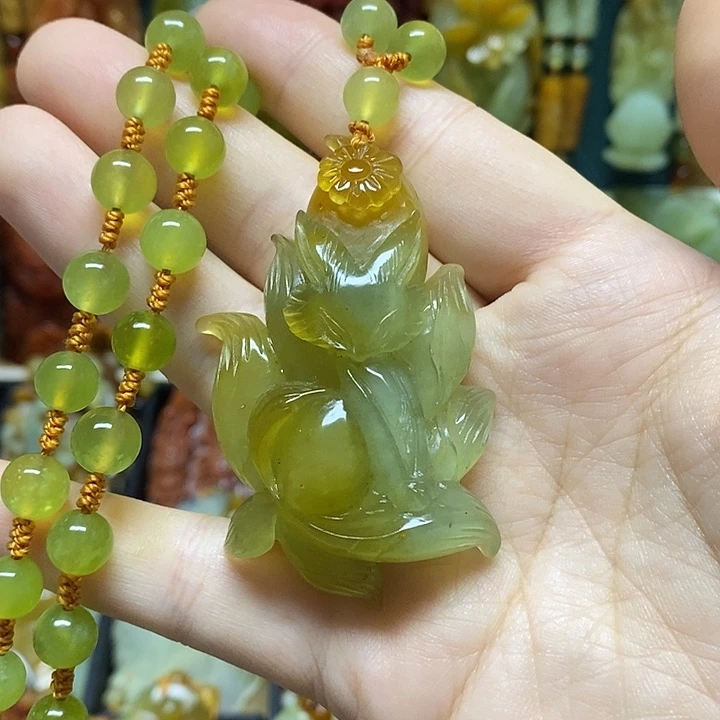 岫玉未镶嵌吊坠(赠链)