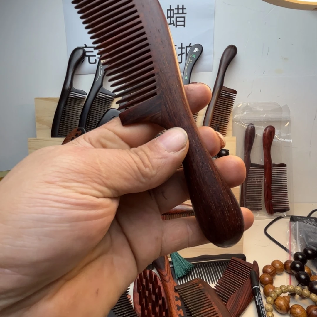 微凹黄檀球柄梳子