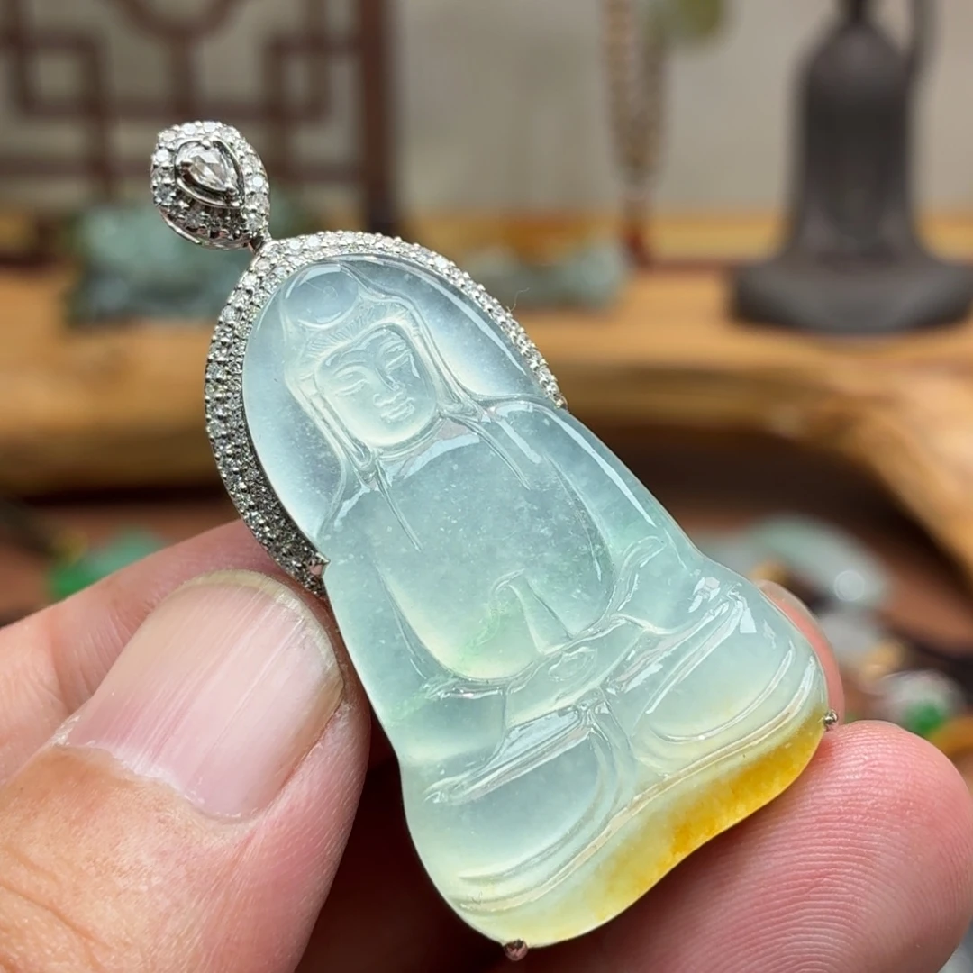 翡翠18K金镶嵌颈饰