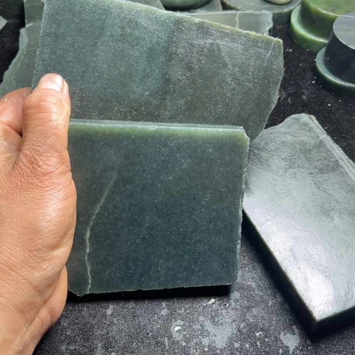 和田玉（糖玉）未镶嵌珠宝奇石