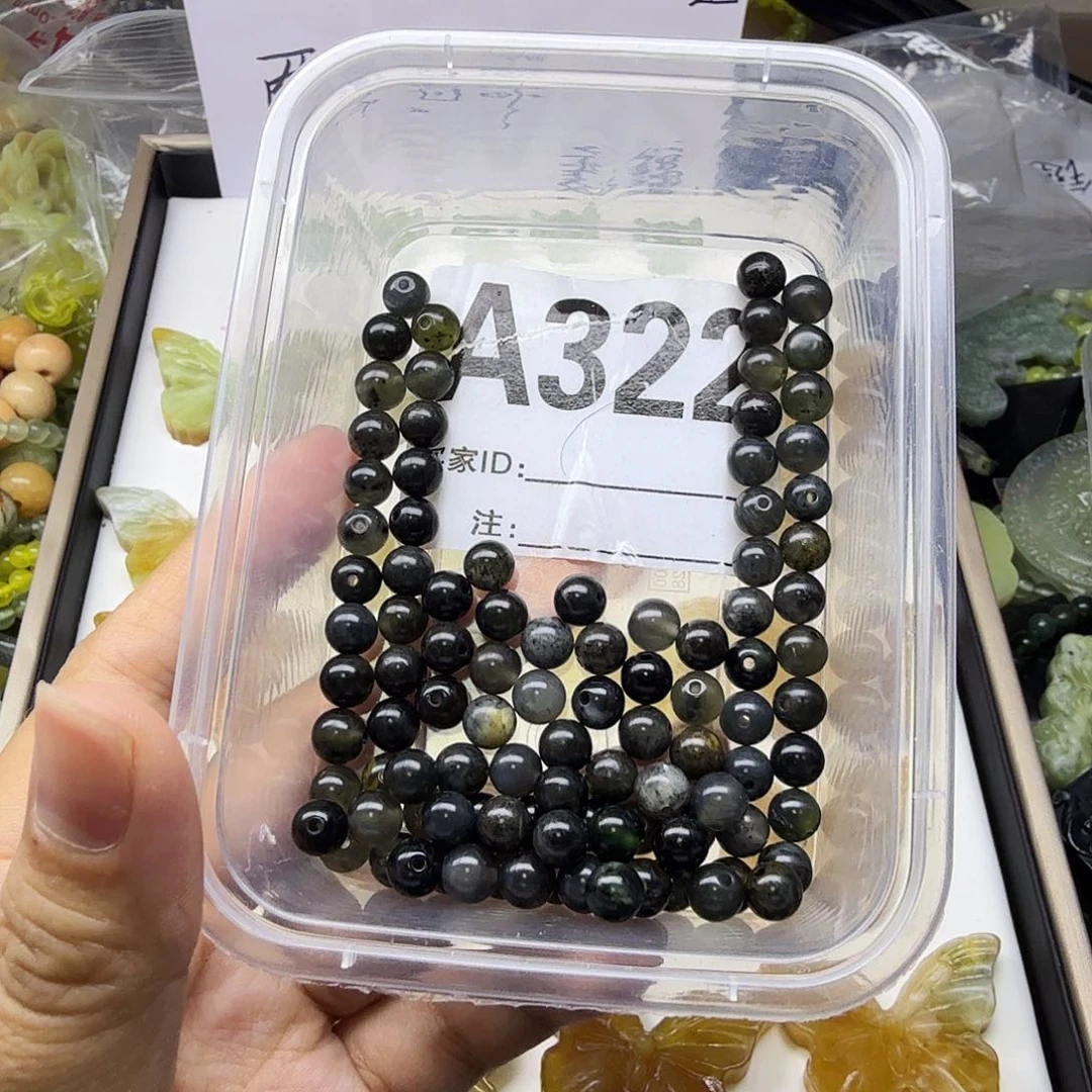 W****蛇纹石玉未镶嵌颈饰