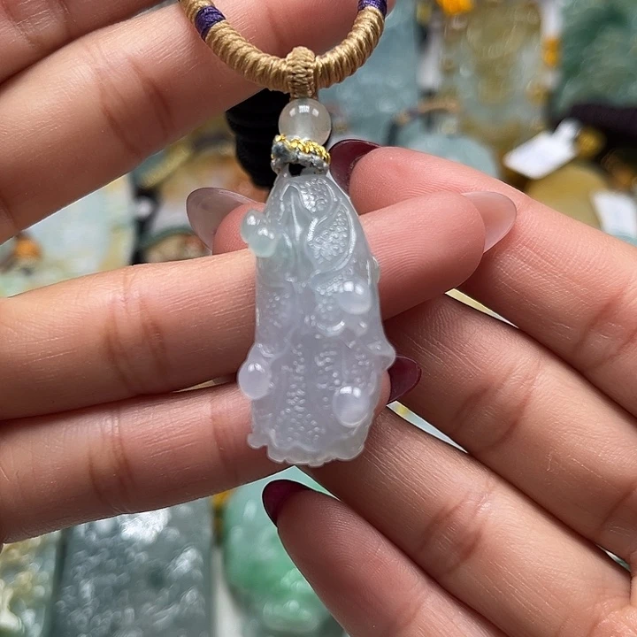 翡翠未镶嵌颈饰白菜