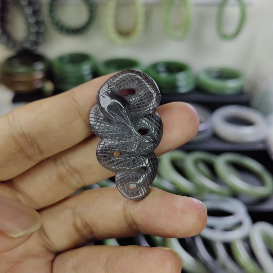 颈饰未镶嵌和田玉