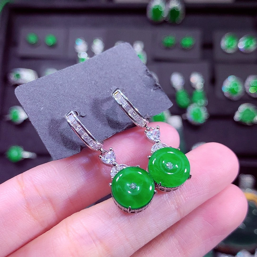 颈饰未镶嵌翡翠天然