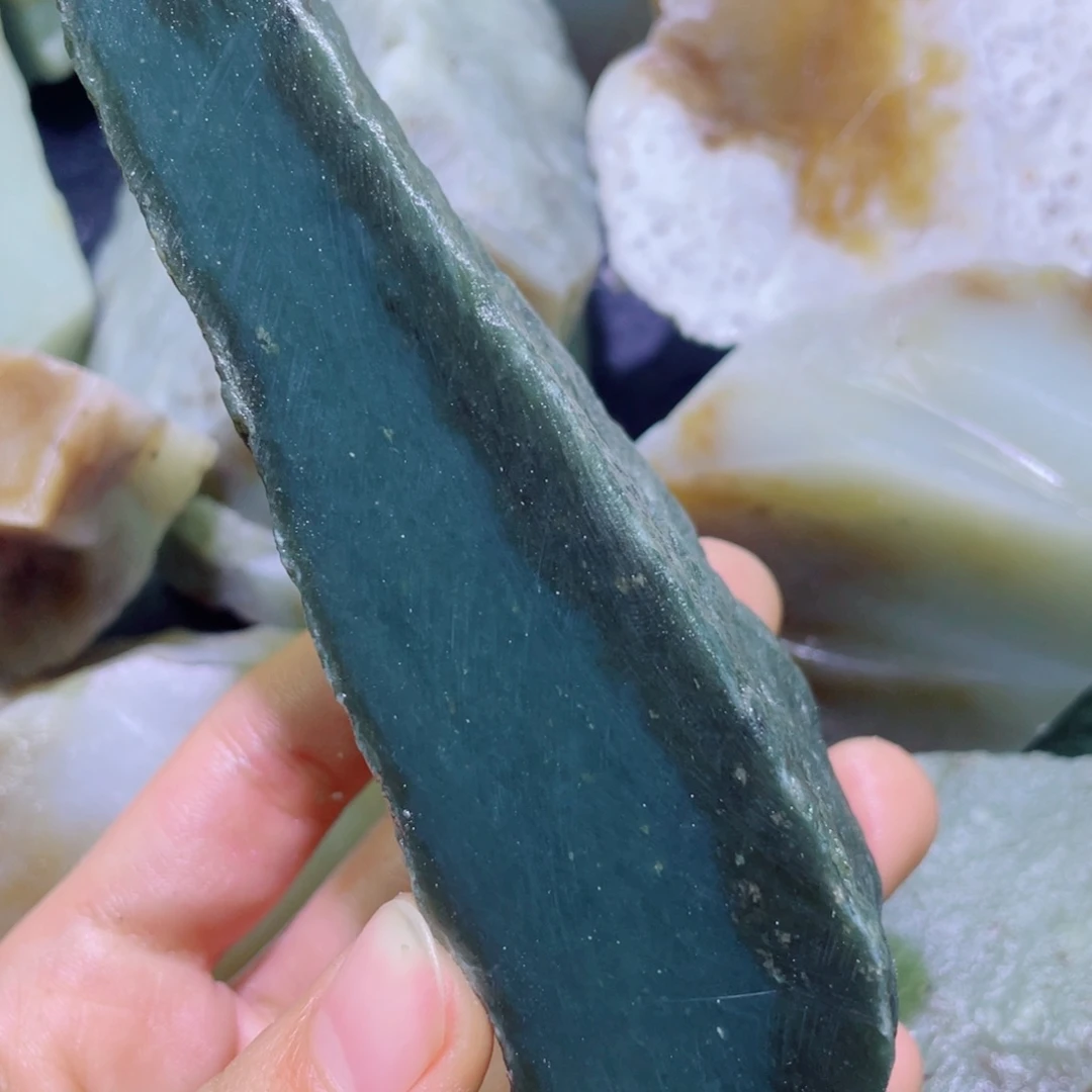 和田玉未镶嵌珠宝半成品