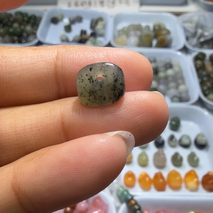 和田玉未镶嵌珠宝半成品