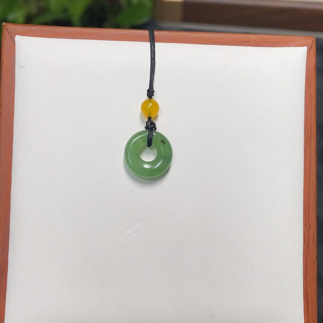 和田玉未镶嵌车挂