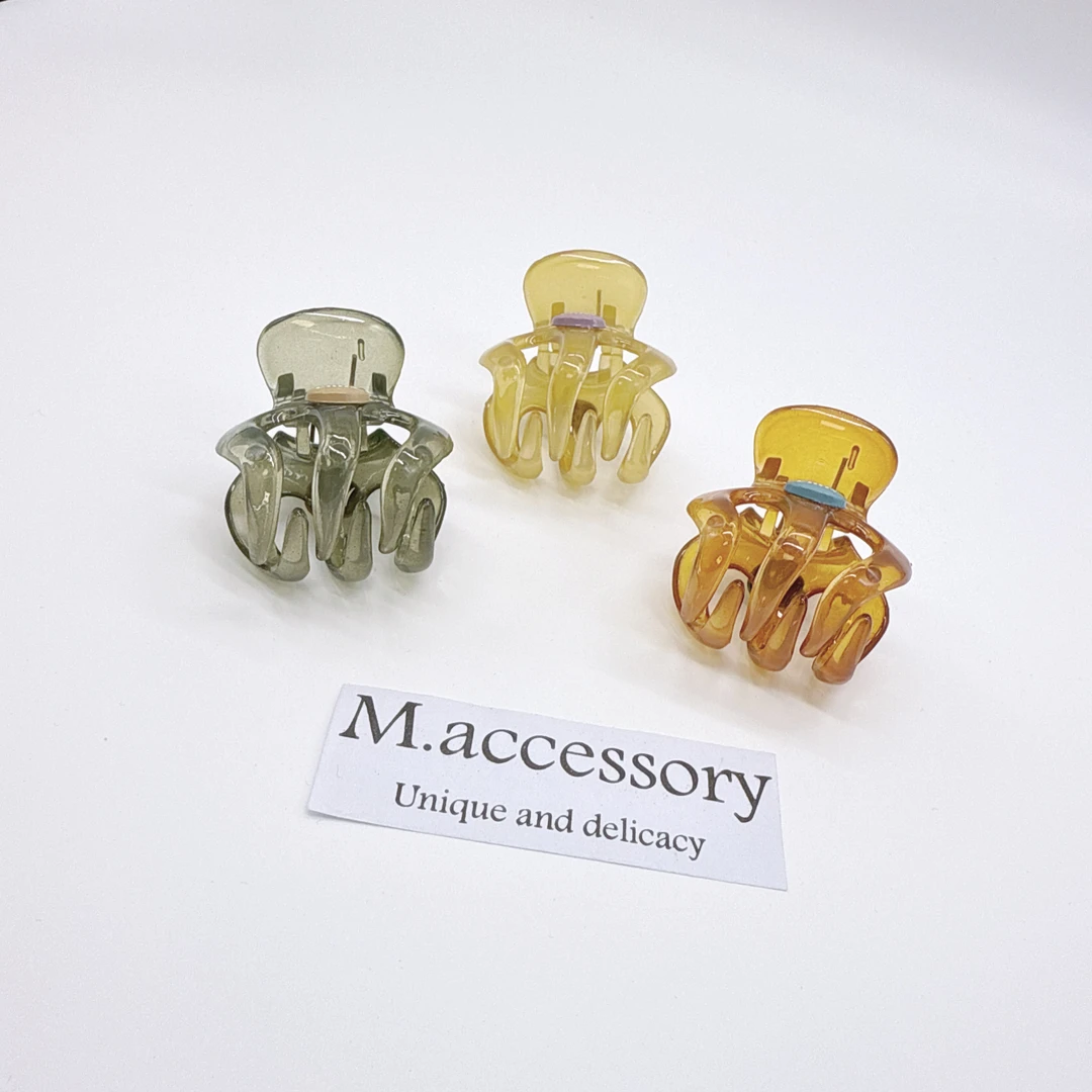 Mi33 韩版饰品 字母圆标小号南瓜抓夹 Z055003