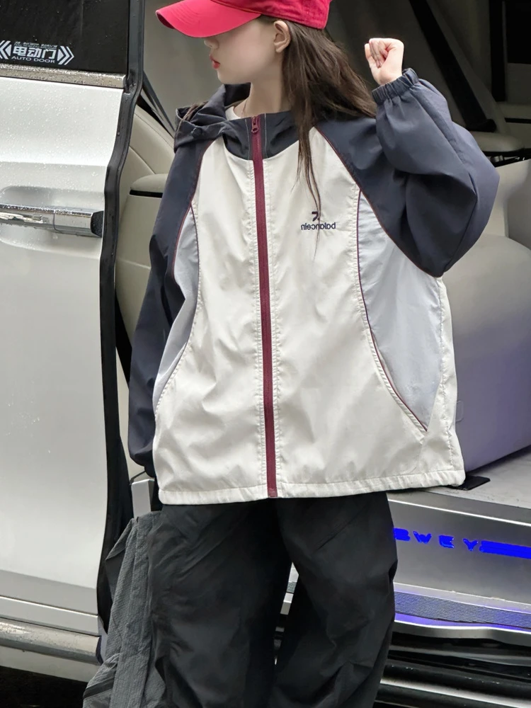 女童外套春秋款2025新款儿童超好看冲锋衣秋季女孩初中生秋装风衣