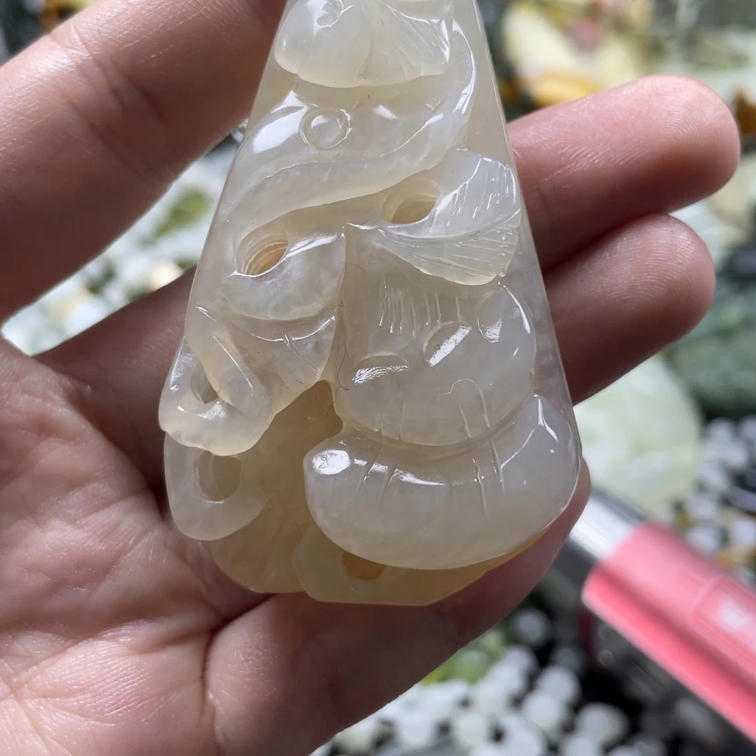 蛇纹石玉未镶嵌吊坠