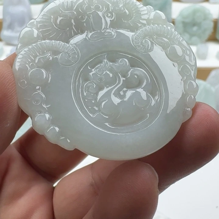 翡翠未镶嵌颈饰天然缅甸A货翡翠