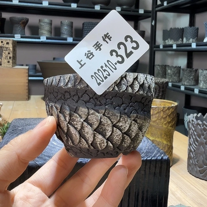 黑陶拇指盆内口6.5高5