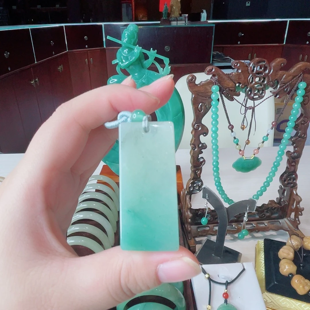 密玉（石英质玉）未镶嵌颈饰