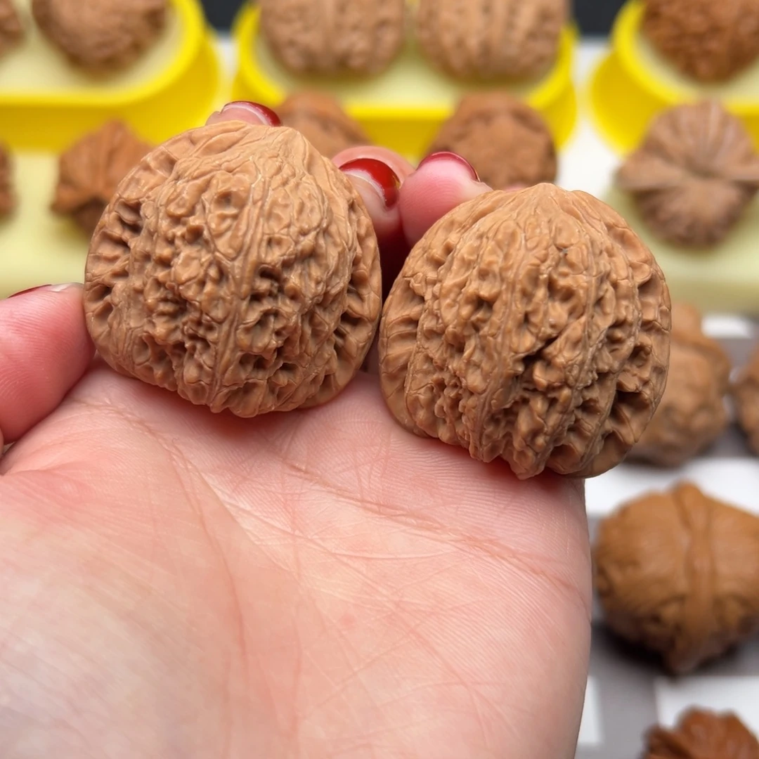 文玩核桃把件39全品绣球