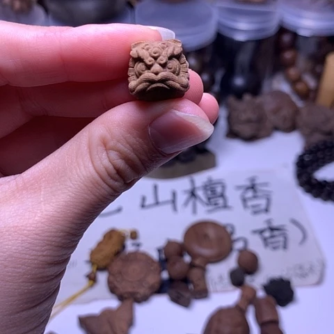 檀香木吊坠老山檀香满工醒狮