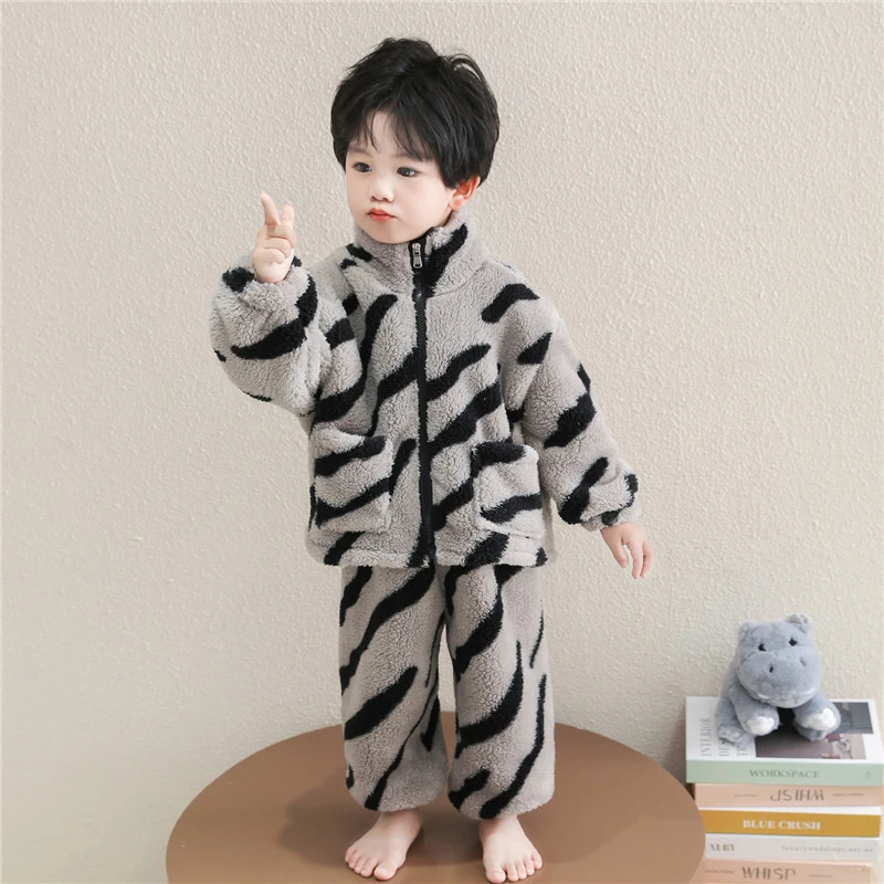 男童睡衣秋冬季法兰绒加厚珊瑚绒2025新款儿童家居服套装宝宝男孩