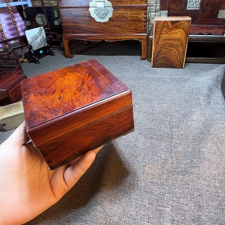 微凹黄檀（南美大红酸枝）