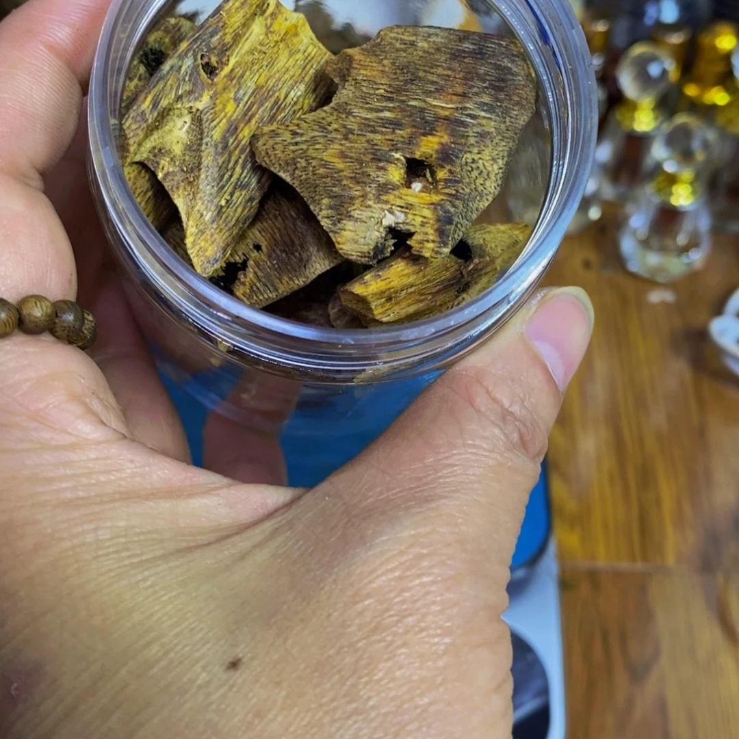 2***哥沉香沉香碎屑白棋块料50克