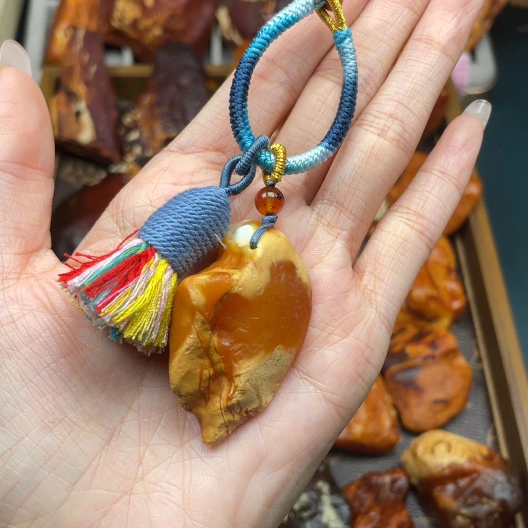 琥珀未镶嵌珠宝奇石