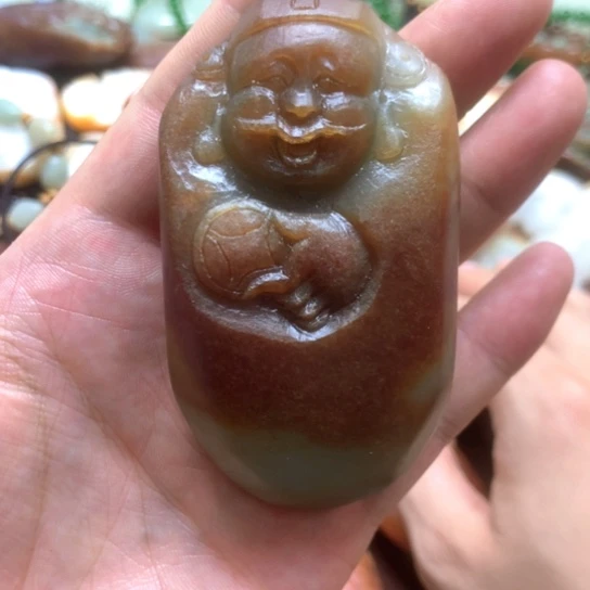 和田玉未镶嵌把件