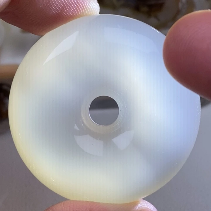 O***发玛瑙/玉髓未镶嵌珠宝奇石