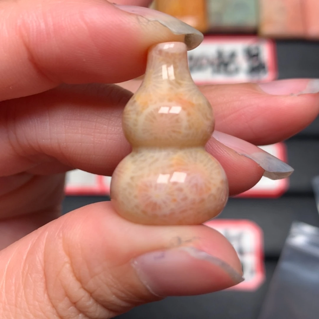 【闪购商品】硅化玉颈饰未镶嵌诗**说