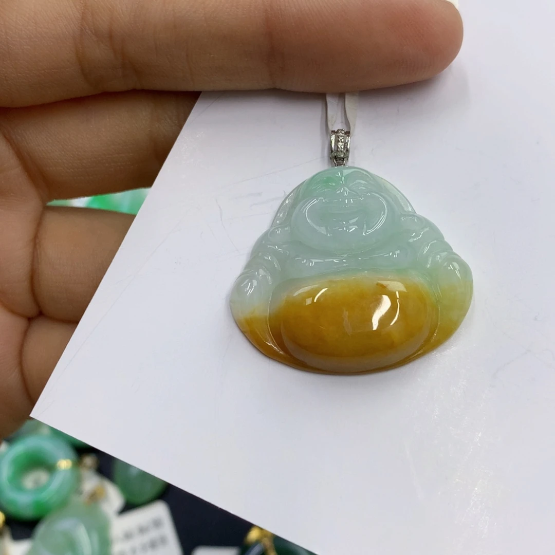 翡翠18K金镶嵌颈饰翡翠