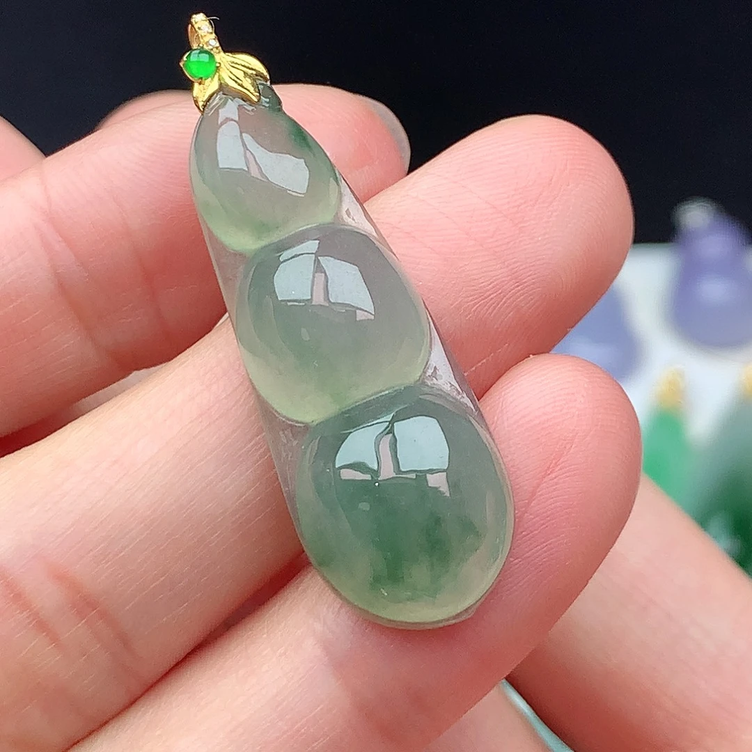 翡翠18K金镶嵌颈饰