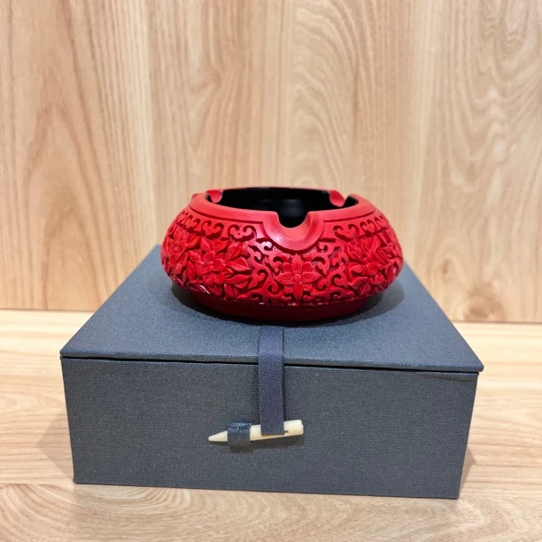 广阳南汉漆器烟灰缸