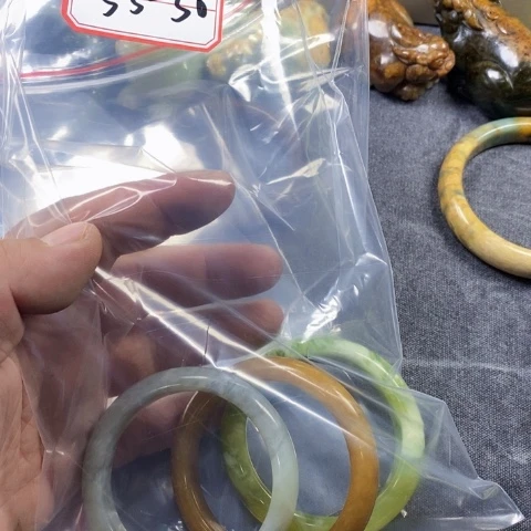 未镶嵌蛇纹石玉手链