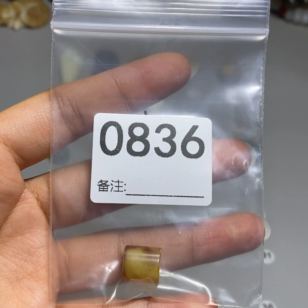 颈饰未镶嵌透闪石质玉t****g
