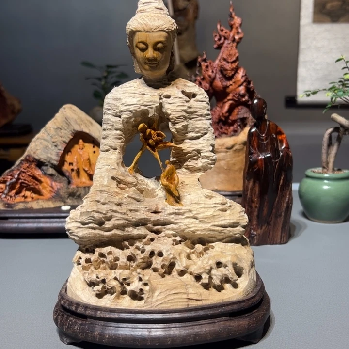 飞***扬金丝楠佛意境摆件作品