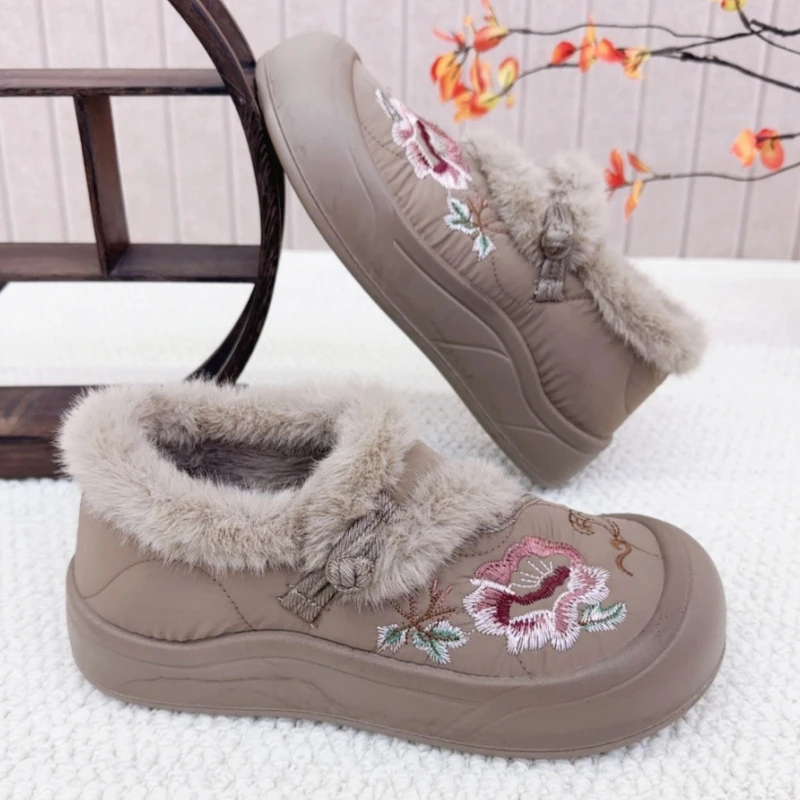 妈妈鞋老北京刺绣棉鞋女冬加绒保暖软底复古绣花中老年防滑棉鞋