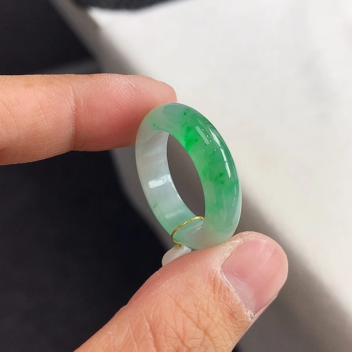 翡翠未镶嵌戒指20号