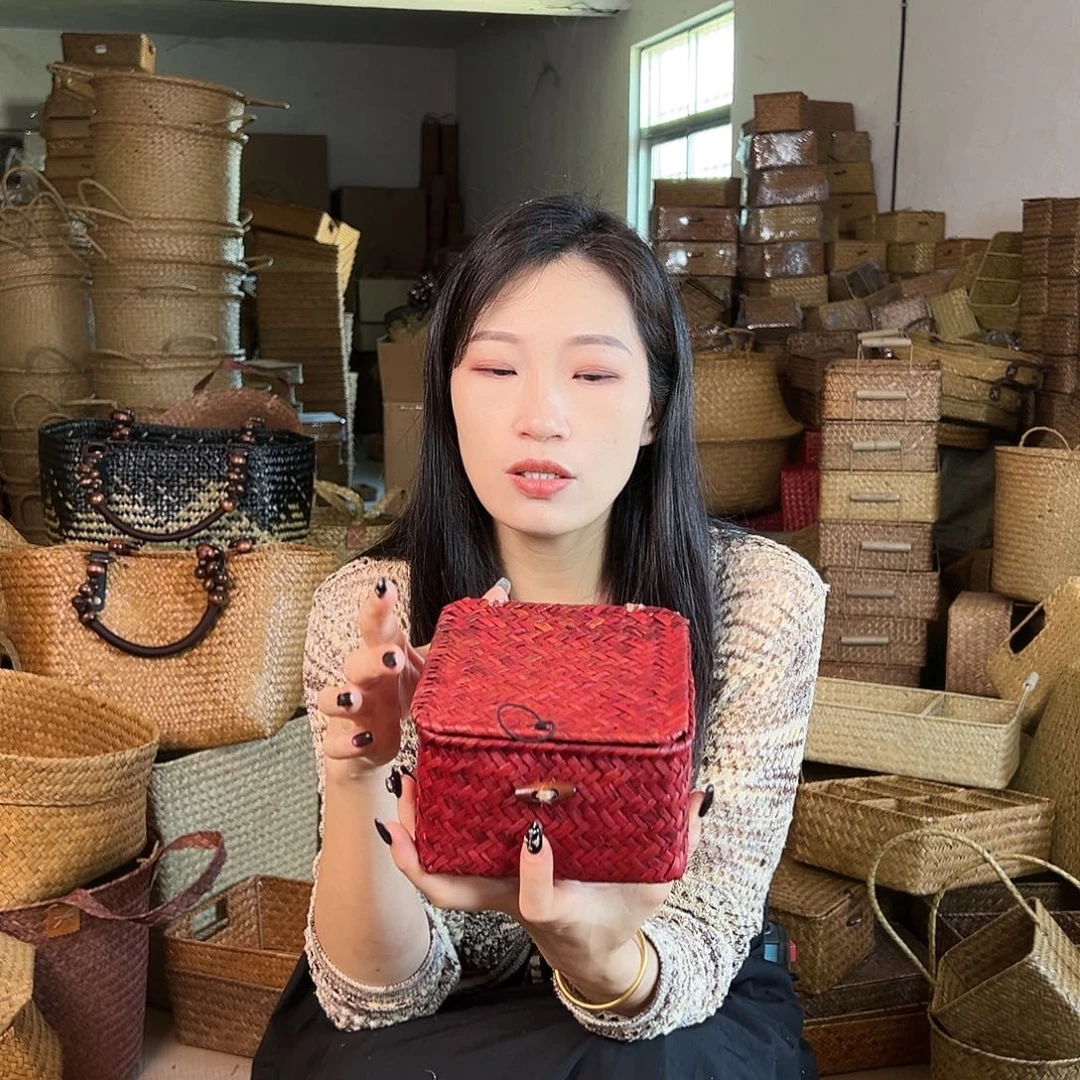 草编草编包/草编收纳盒带瑕疵