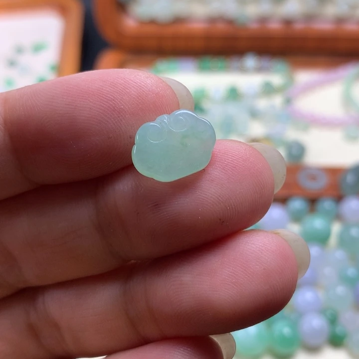 颈饰未镶嵌翡翠天然A货翡翠